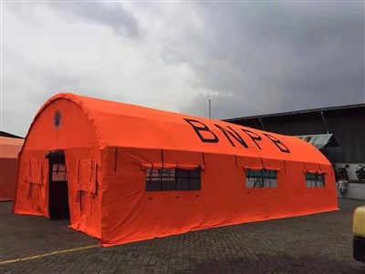 Lều cứu hộ khung kim loại BNPB